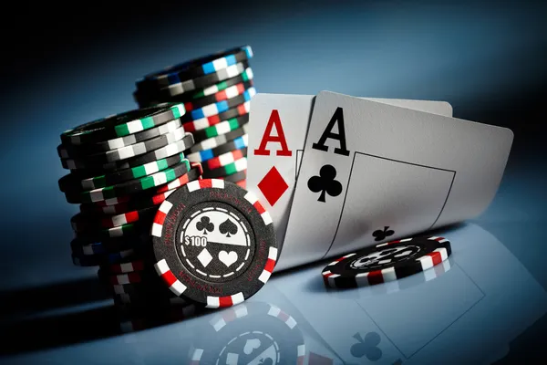 Các vòng đấu trong một ván Poker B52